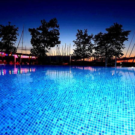 Bl Lakeside Apartman Balatonlelle Extérieur photo