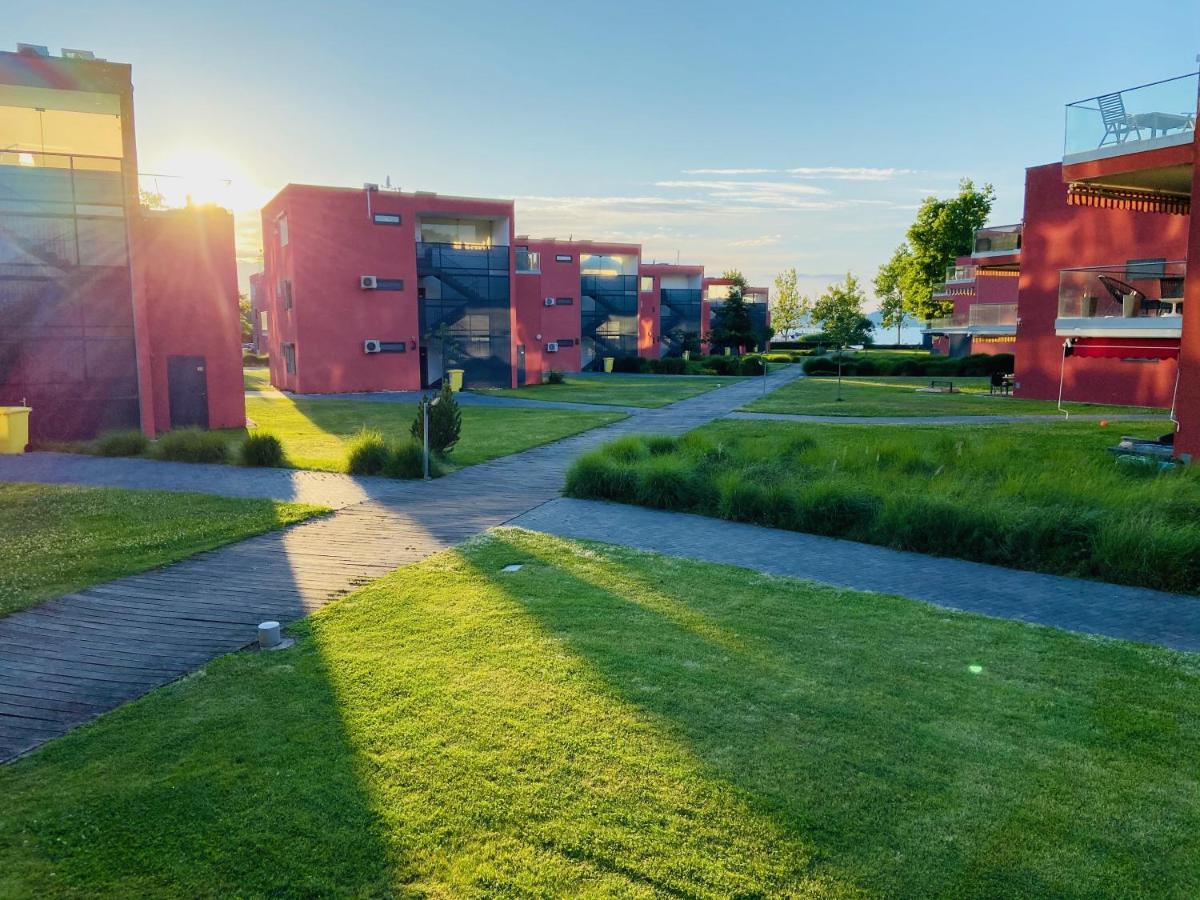 Bl Lakeside Apartman Balatonlelle Extérieur photo