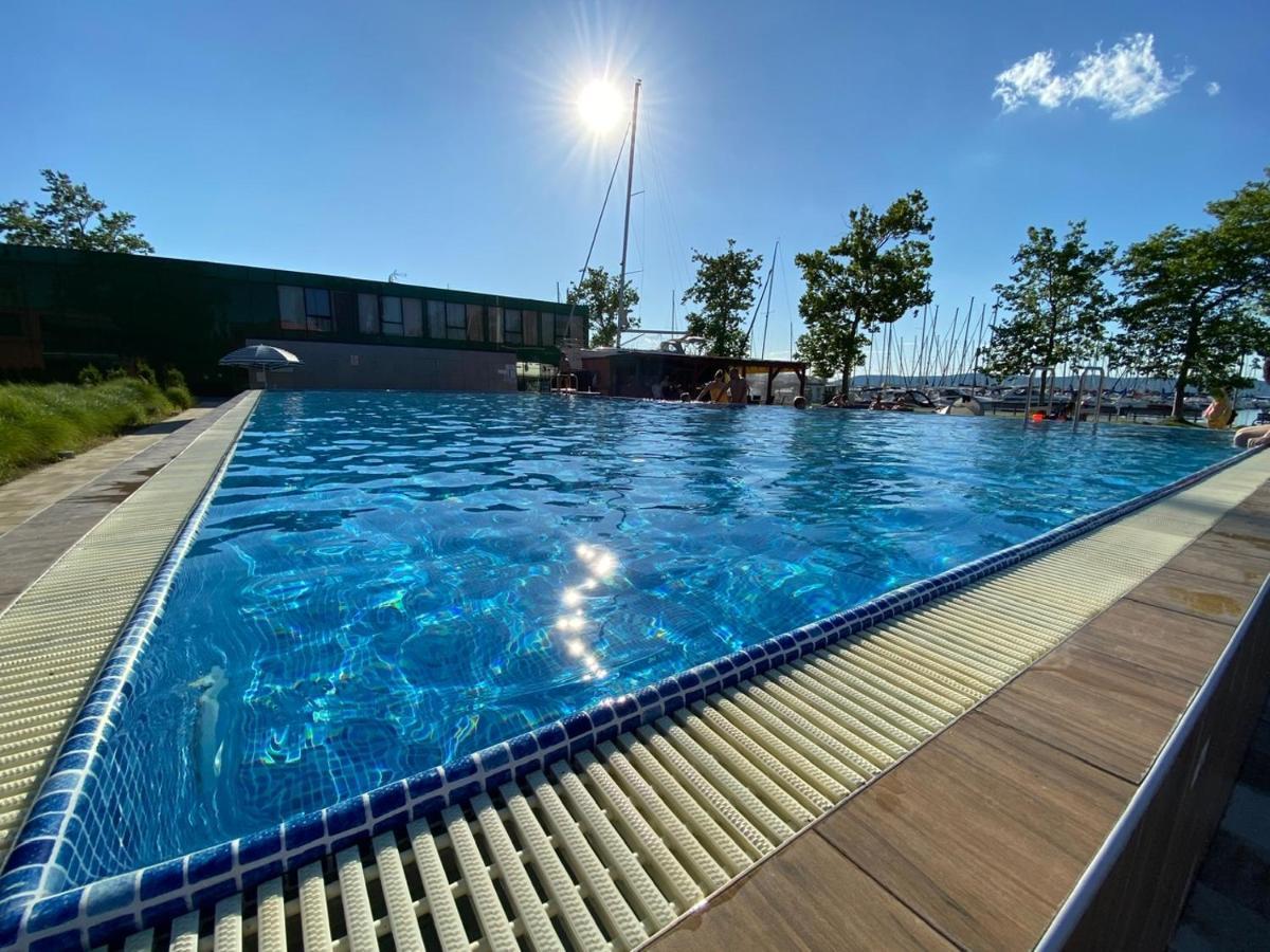 Bl Lakeside Apartman Balatonlelle Extérieur photo