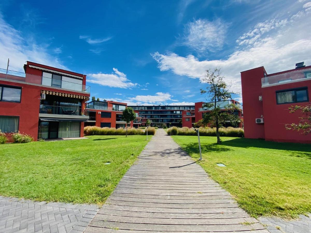 Bl Lakeside Apartman Balatonlelle Extérieur photo
