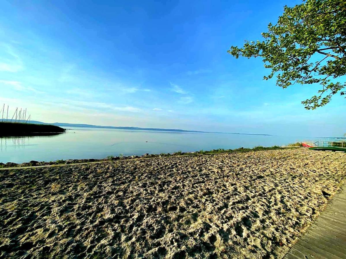 Bl Lakeside Apartman Balatonlelle Extérieur photo